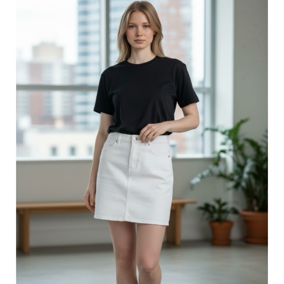 DNKY City White Denim Mini Skirt - Picture 3 of 13